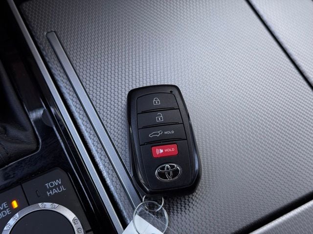 2025 Toyota SEQUOIA 4WD SR5