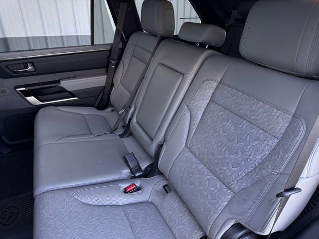 2025 Toyota SEQUOIA 4WD SR5