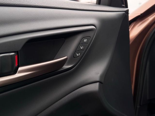 2025 Toyota Toyota Crown Signia Limited