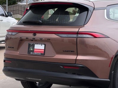 2025 Toyota Toyota Crown Signia Limited