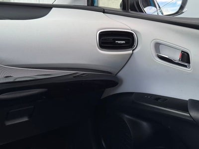 2021 Toyota PRIUS PRIME LE