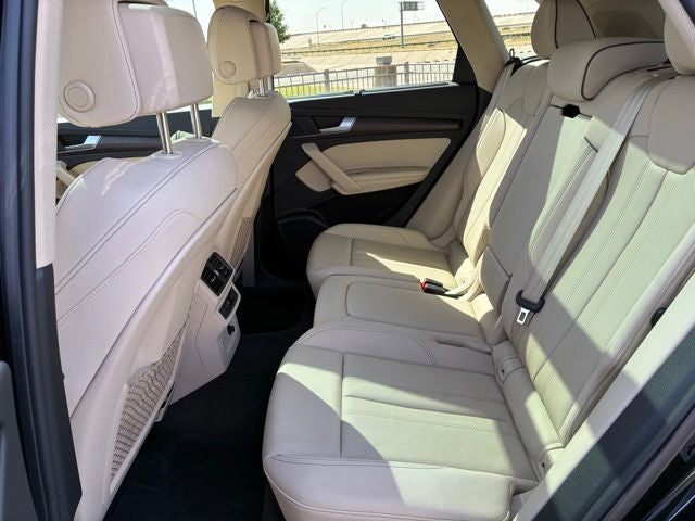 2023 Audi Q5 45 S line Premium quattro