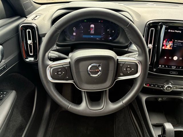 2025 Volvo XC40 B5 Core